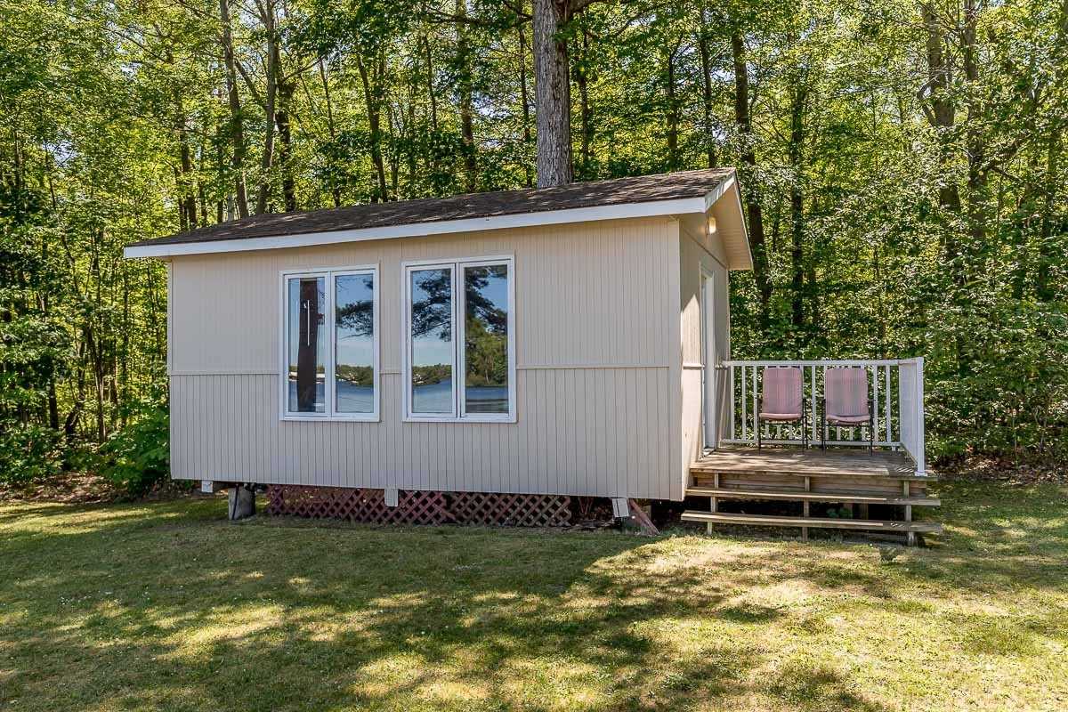 36 Yellowhead Island