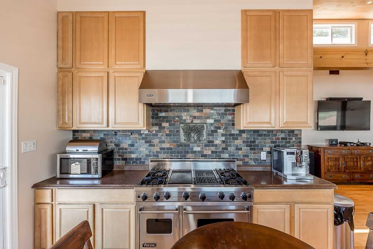 36 Yellowhead Island