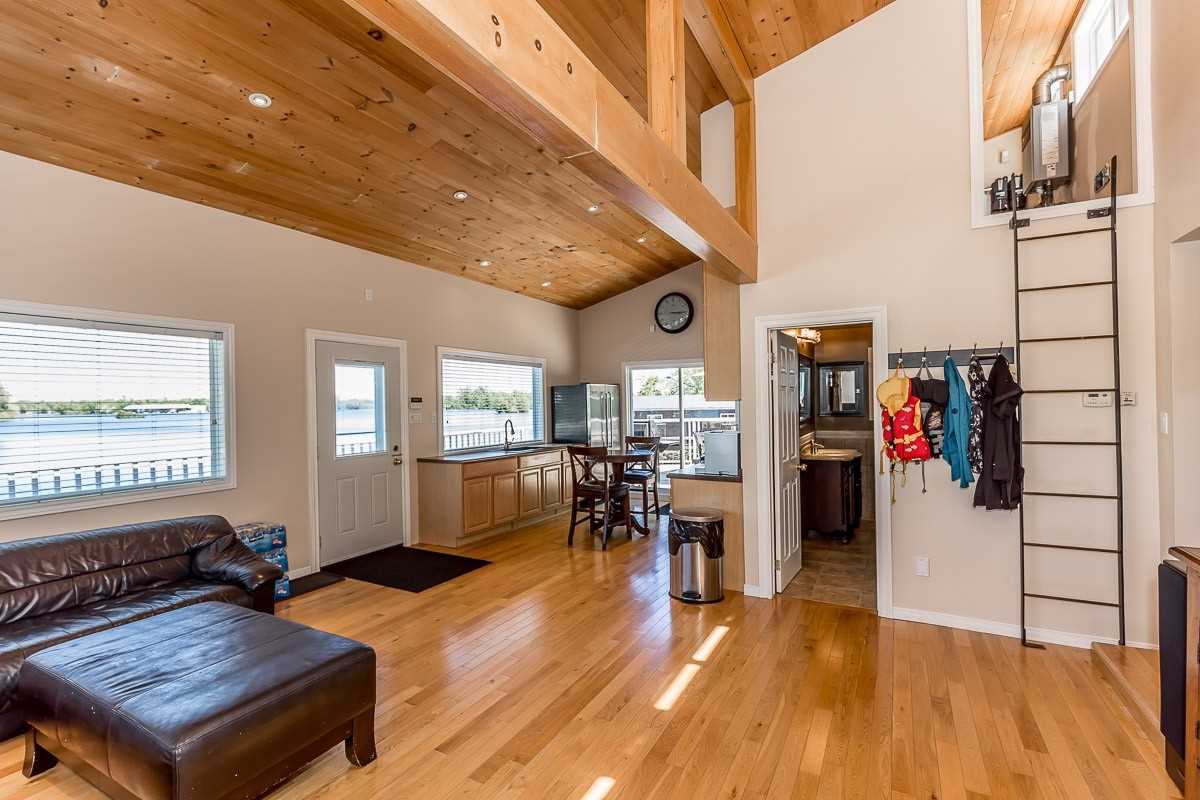 36 Yellowhead Island