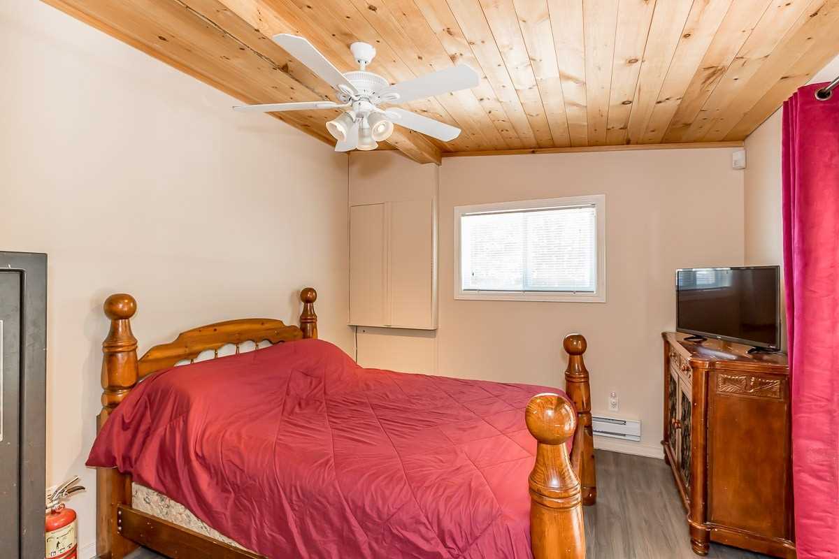 36 Yellowhead Island