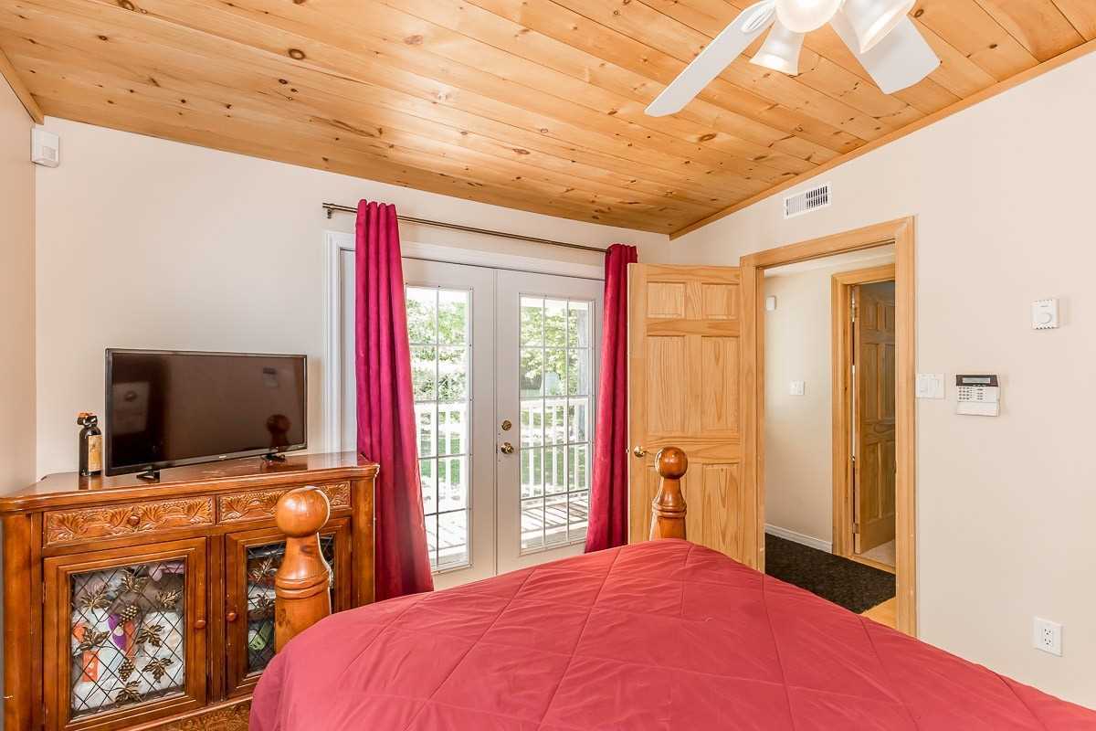 36 Yellowhead Island