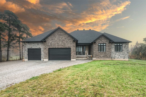 1635 Woodburn Rd, Hamilton