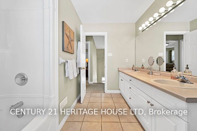 Listing X5918124 - Large Photo # 32
