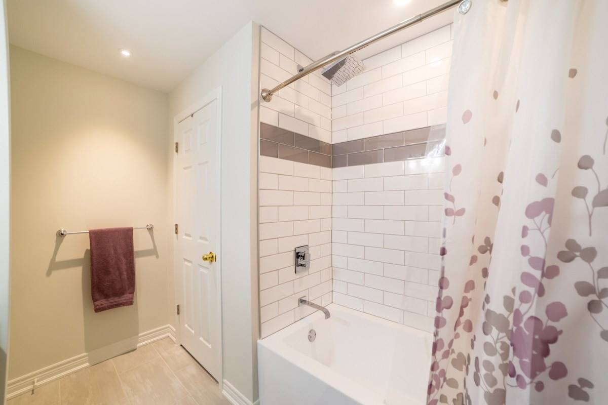 371 Wilson St E, #5