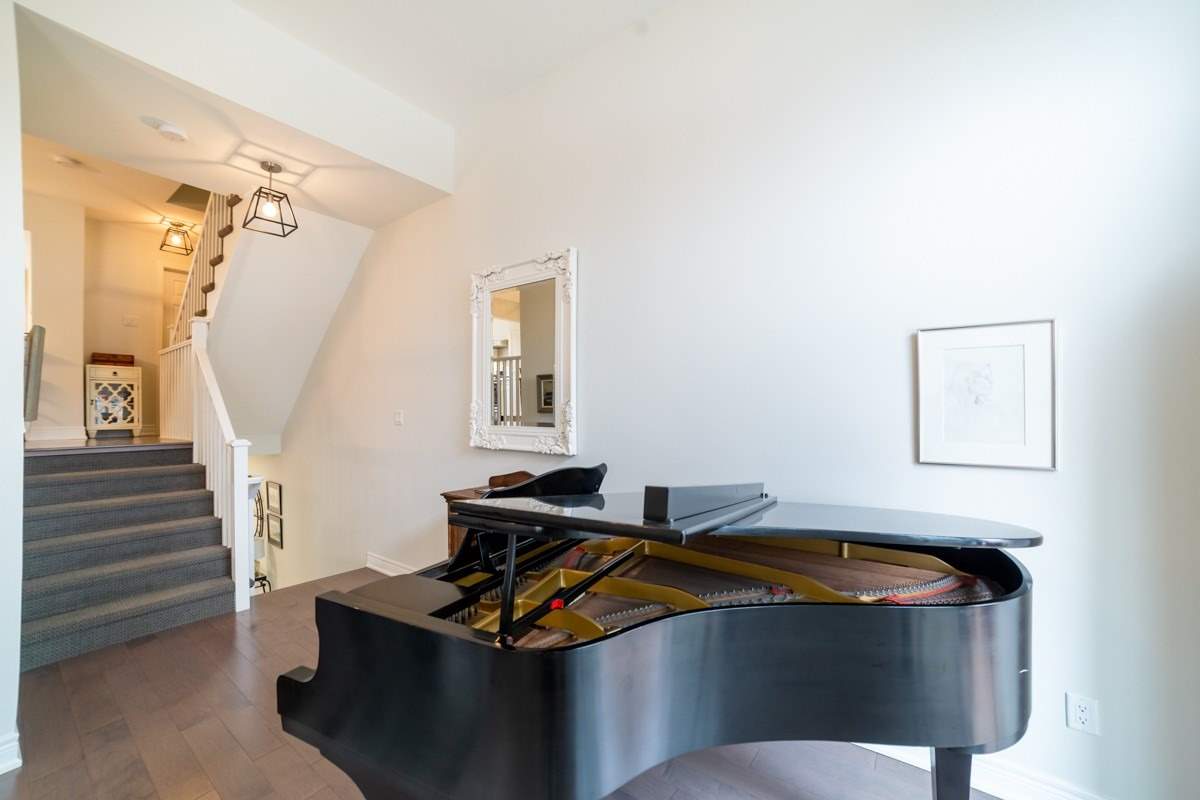 371 Wilson St E, #5