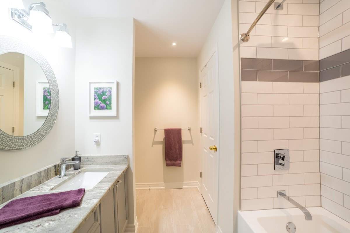 371 Wilson St E, #5