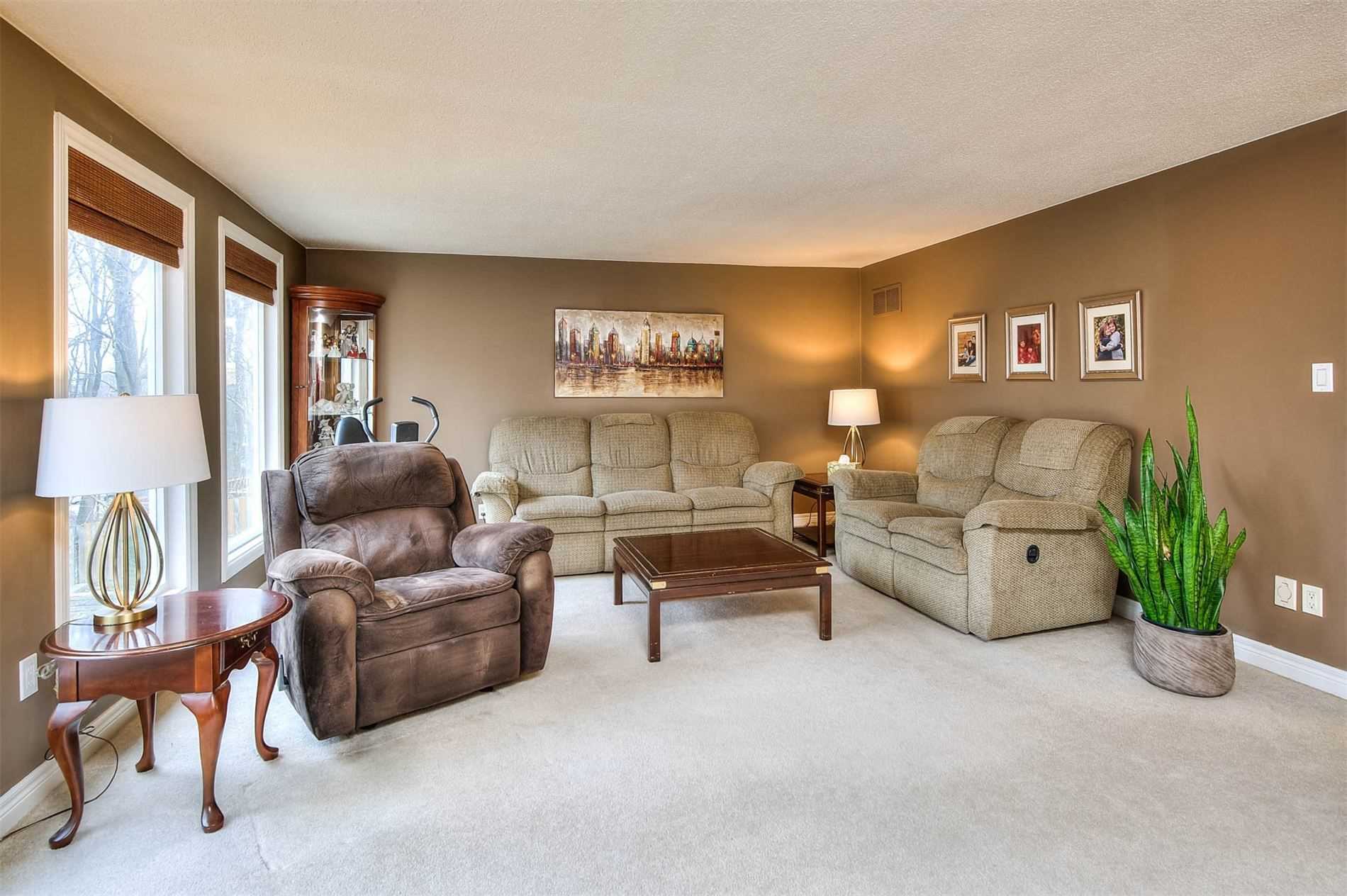 22 Blackhorne Crescent