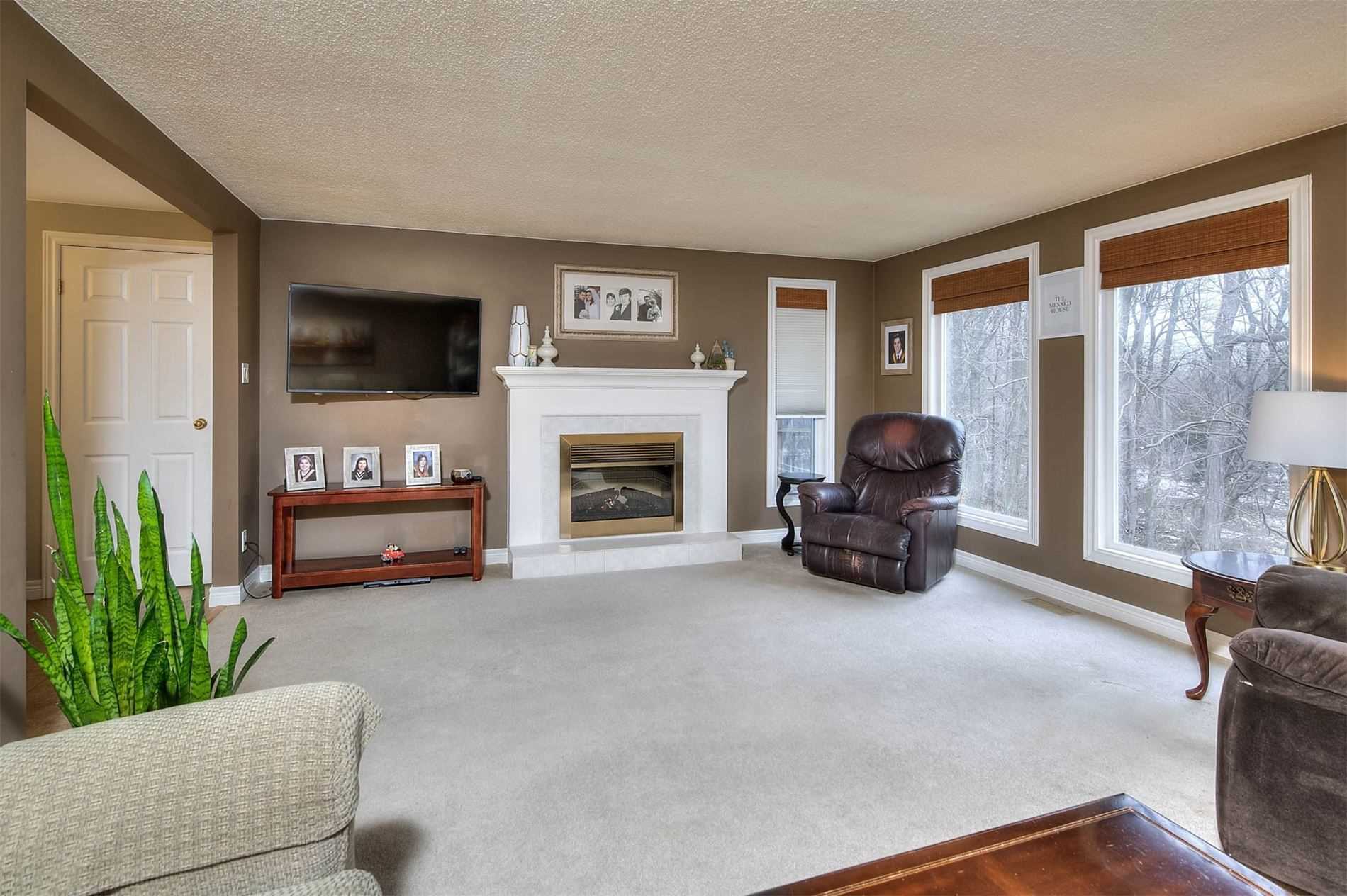 22 Blackhorne Crescent