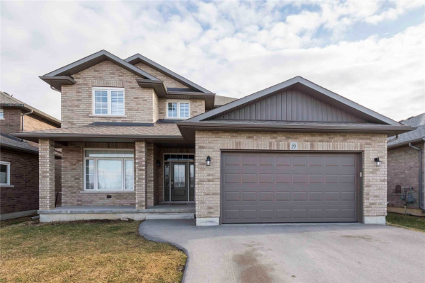 19 Bevan Dr, Belleville