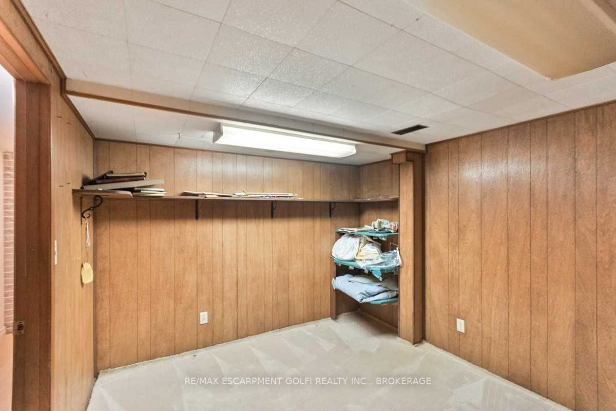 3 Valerie Dr