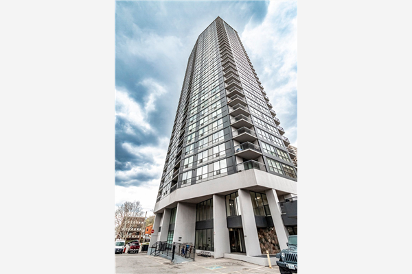 150 Charlton Ave E, Hamilton