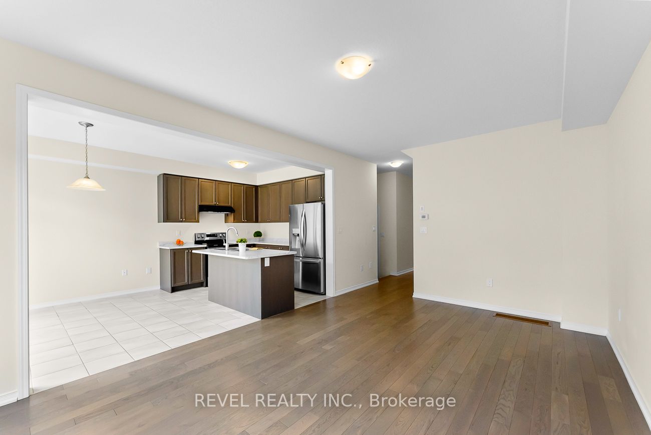 63 Esther Cres