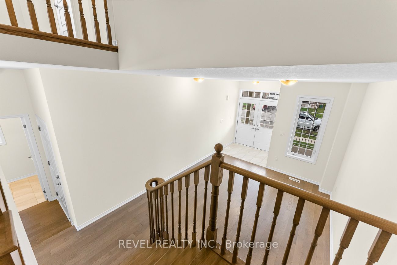 63 Esther Cres