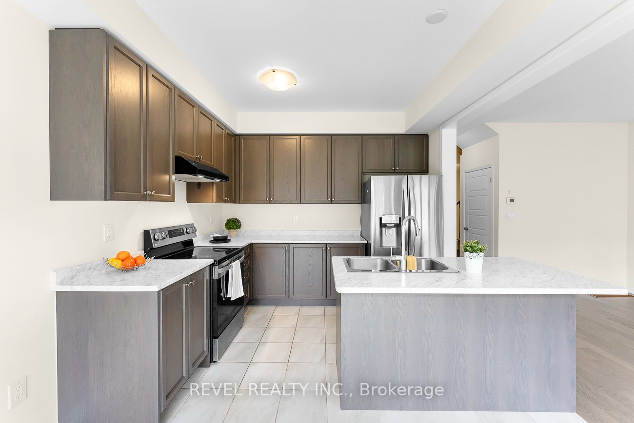 63 Esther Cres