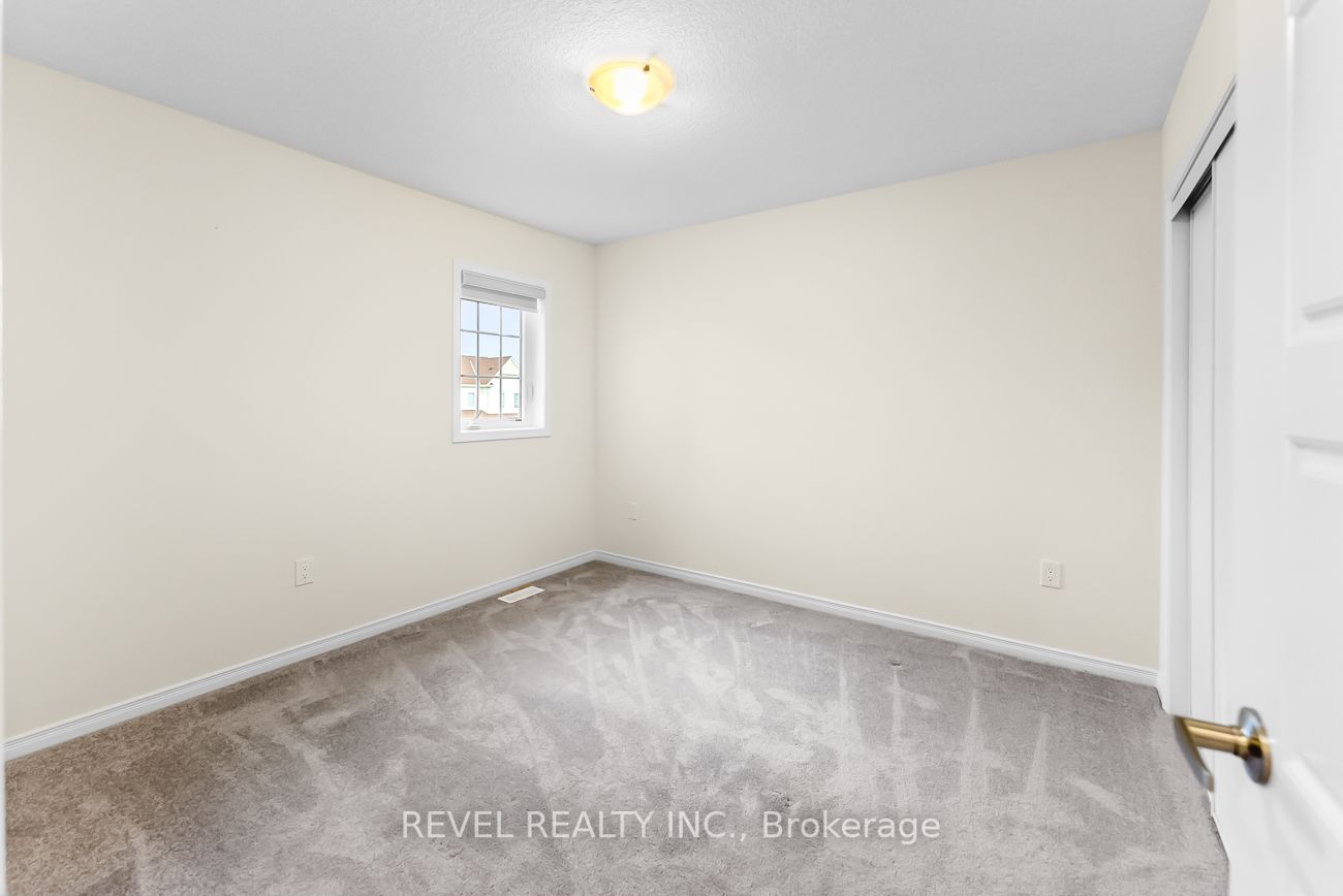63 Esther Cres