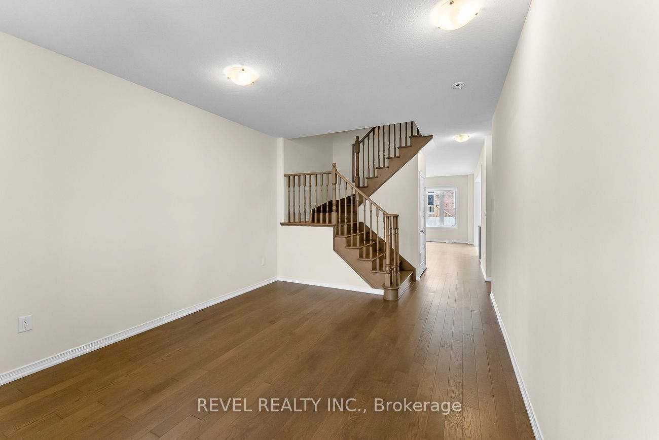 63 Esther Cres