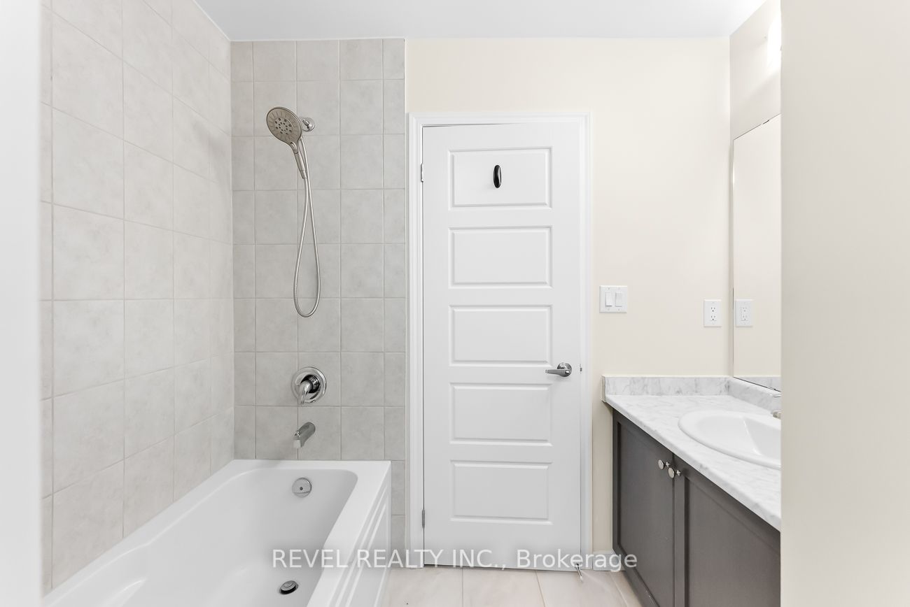 63 Esther Cres
