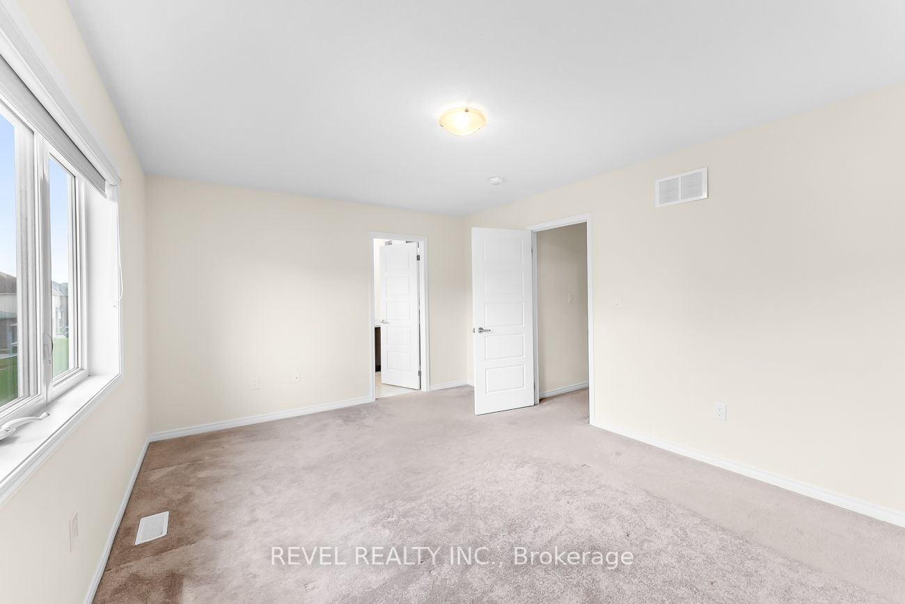63 Esther Cres