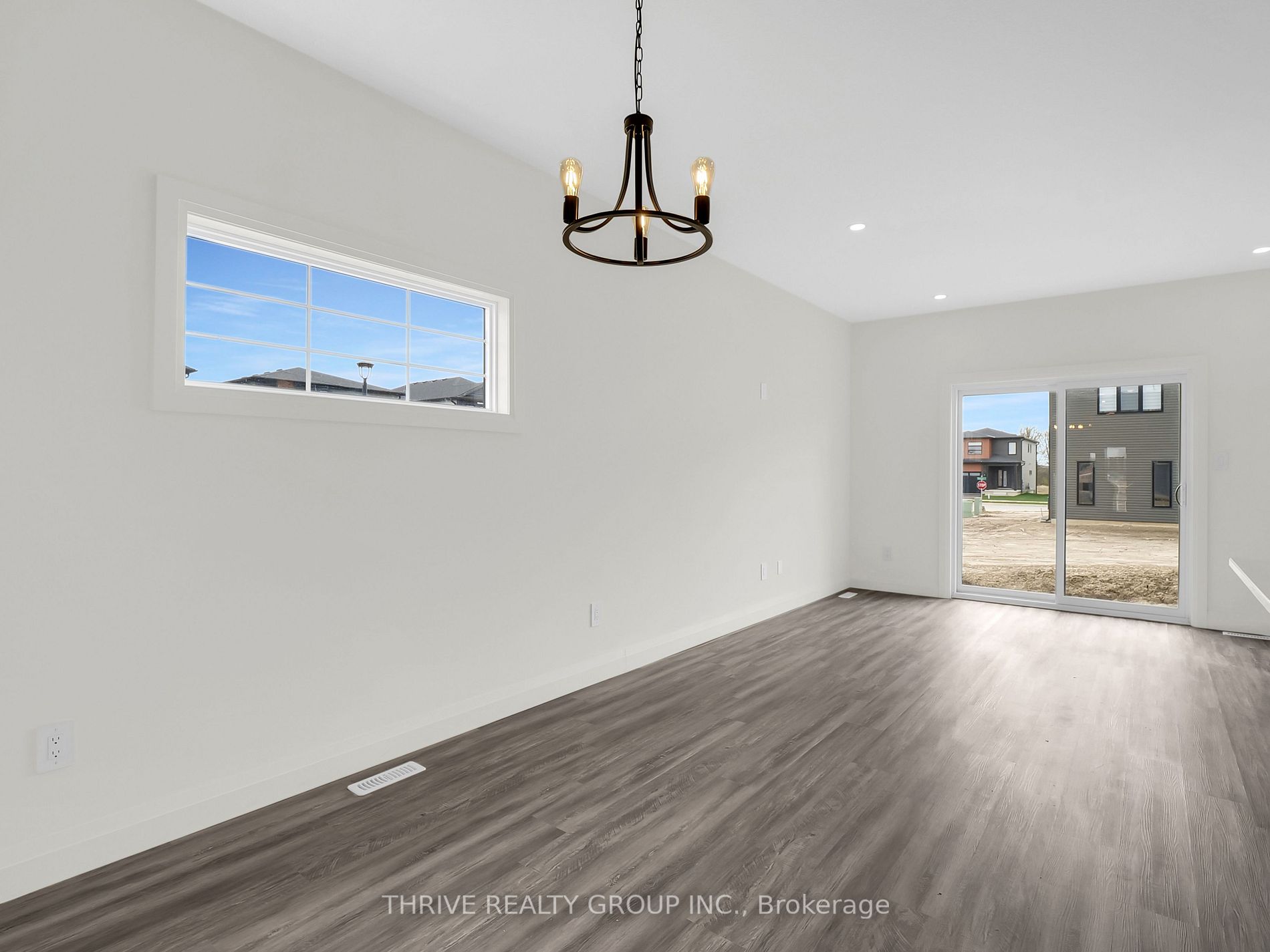 1454 Wright Crescent