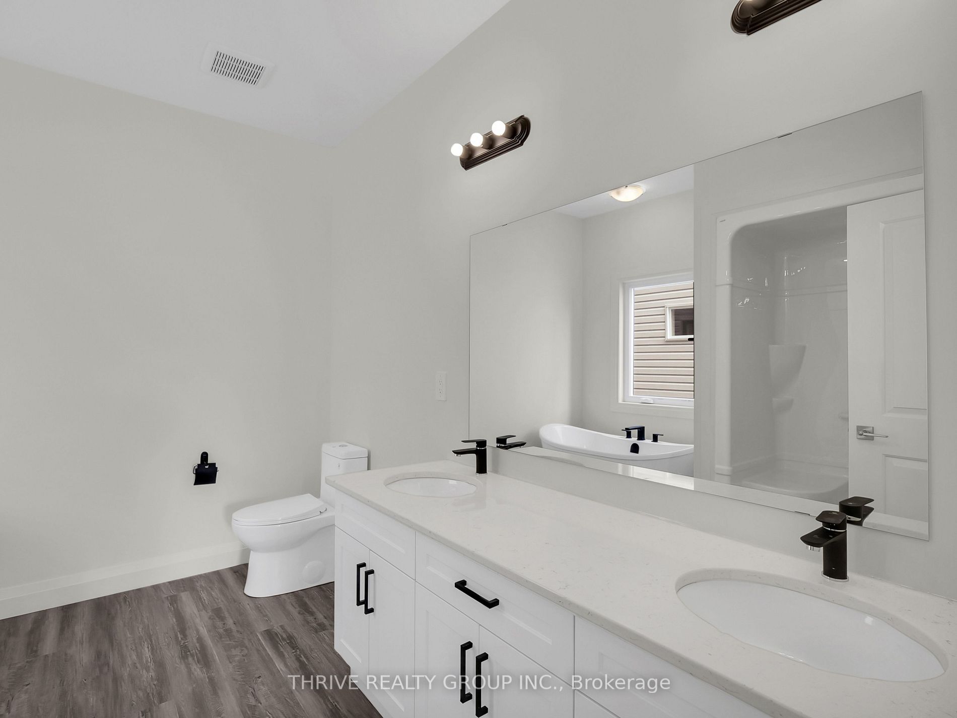 1454 Wright Crescent
