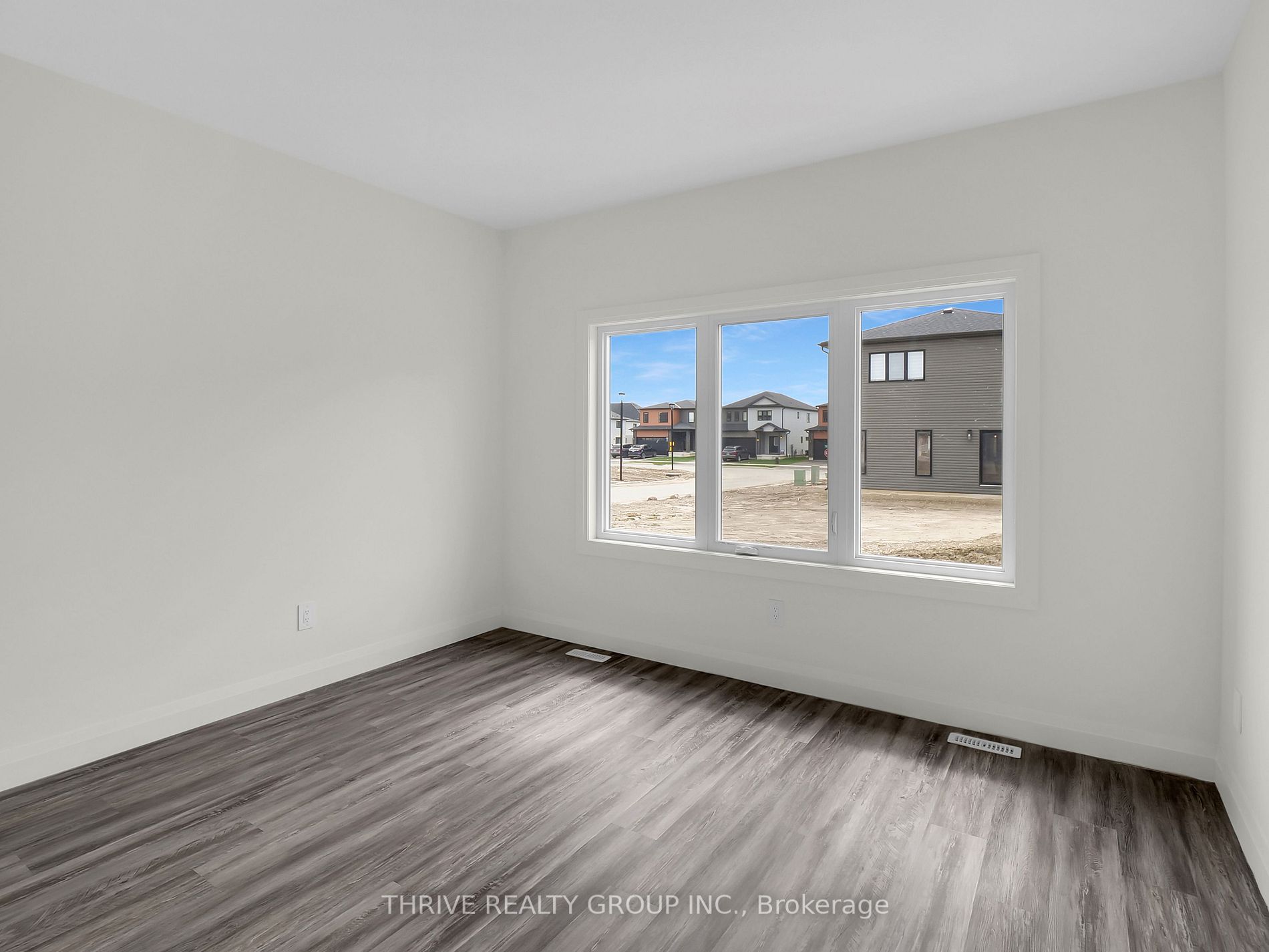 1454 Wright Crescent