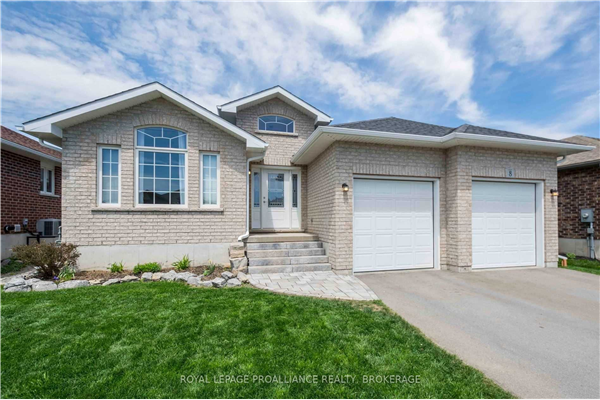 8 Crews Cres, Quinte West