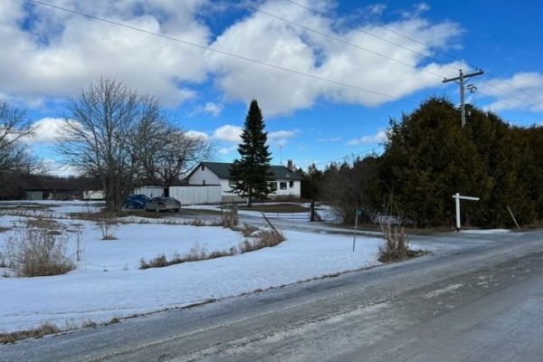 313 Four Points Rd, Kawartha Lakes