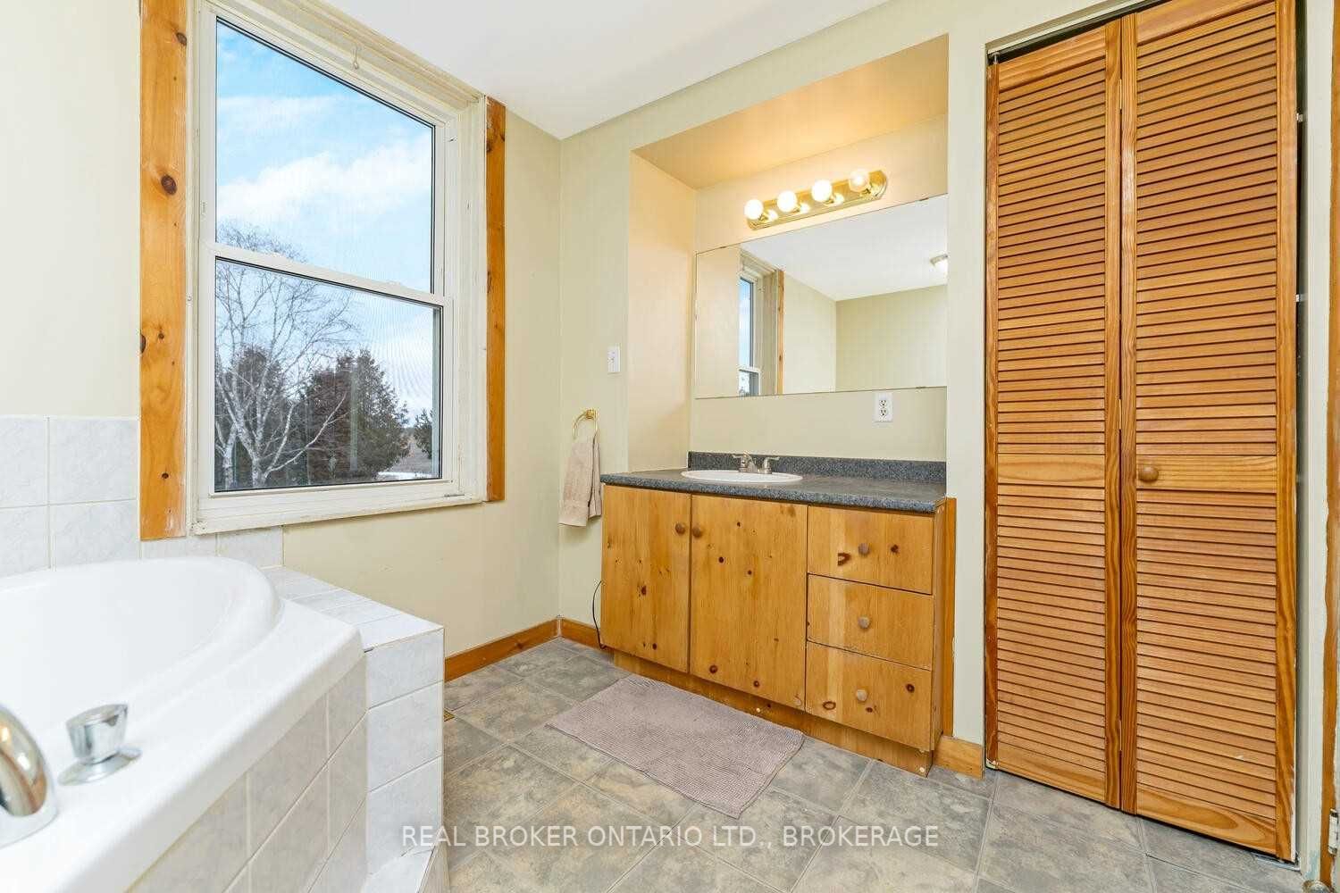 Listing X5924081 - Large Photo # 24