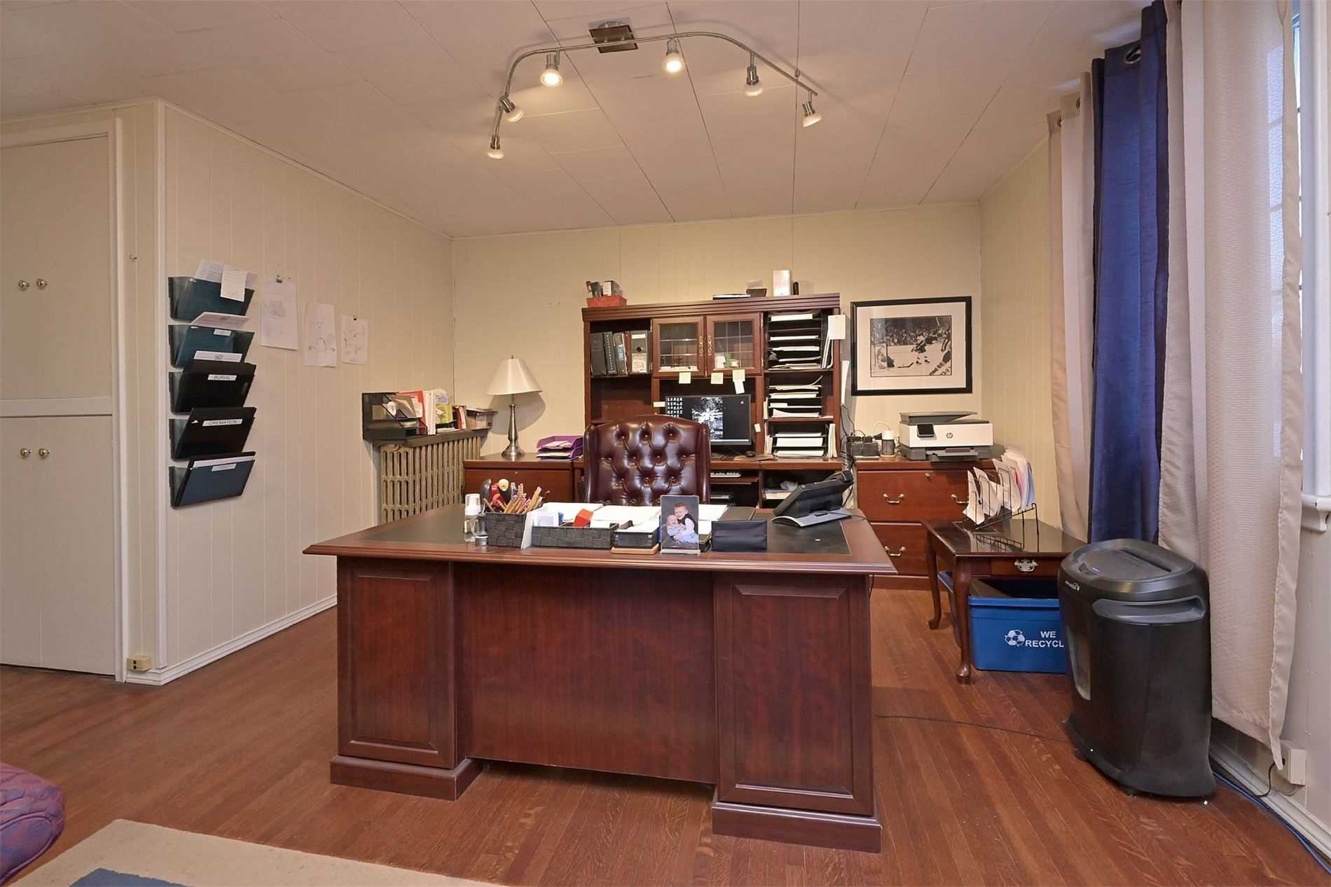 318 Main St E