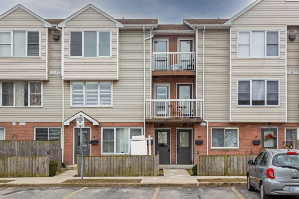 912 Rymal Rd E, Hamilton