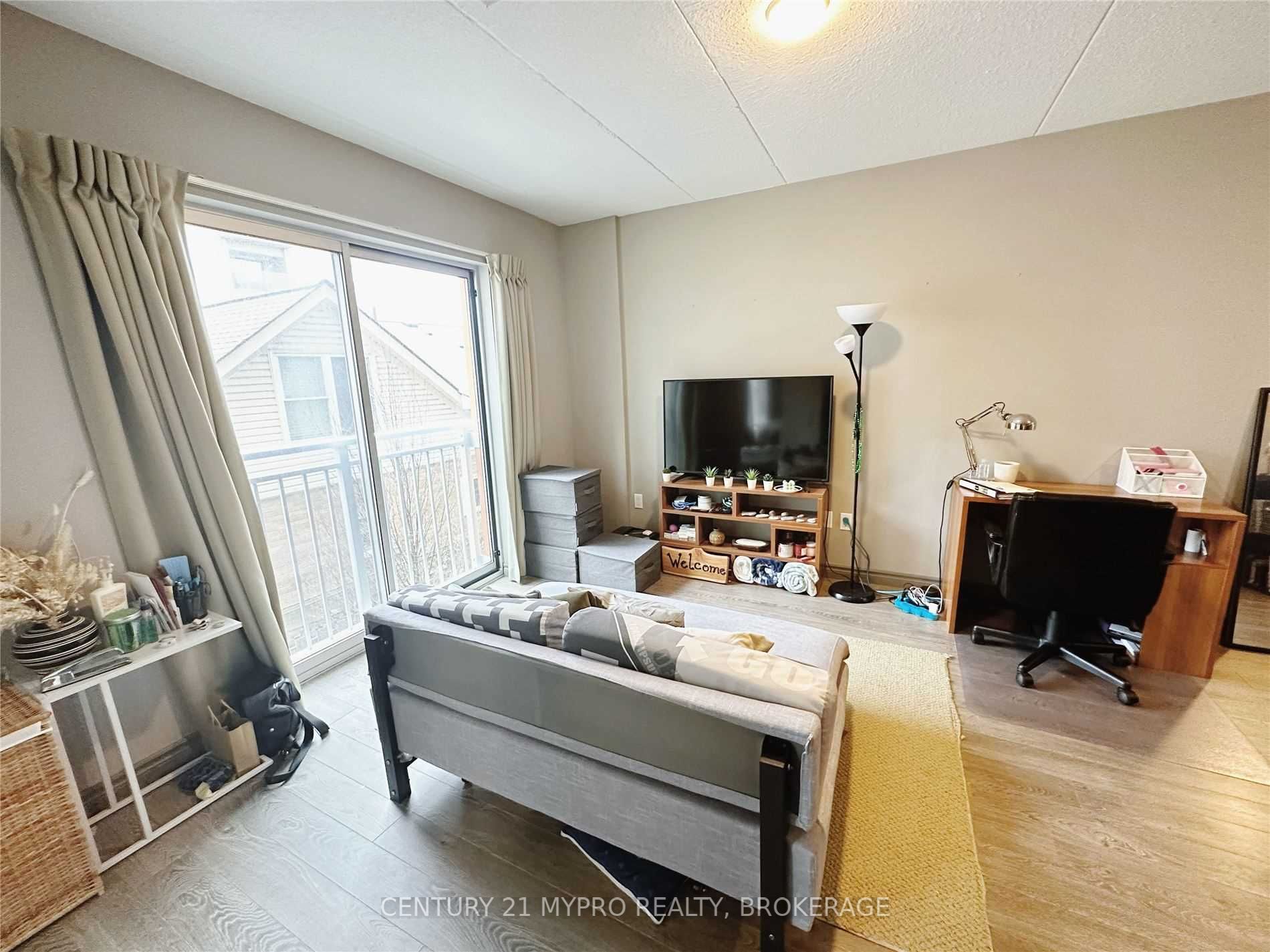 321 Spruce St, #202