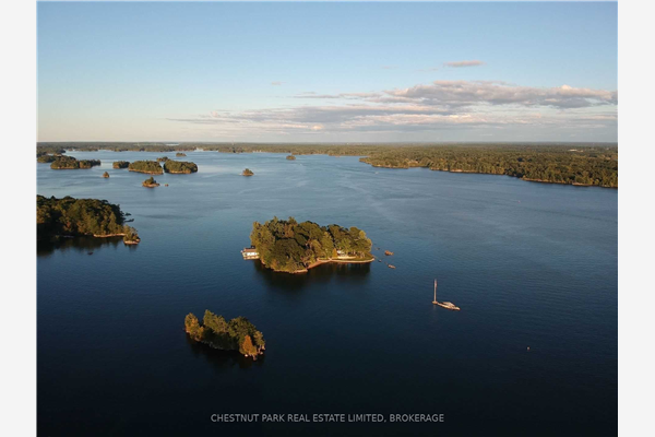 1 Rowley Island, Leeds & the Thousand Island