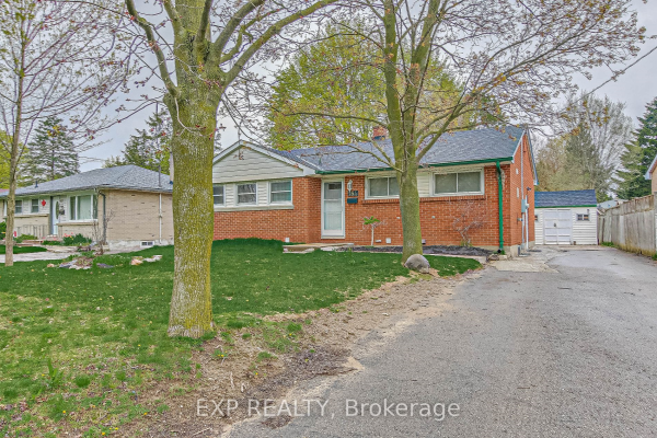 154 Burnside Dr, London