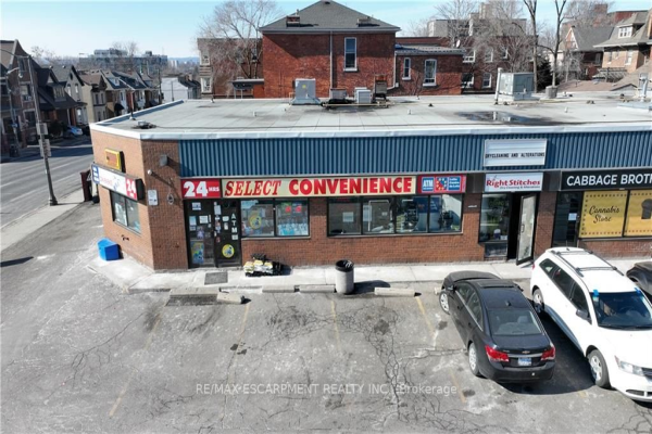 54 Queen St S