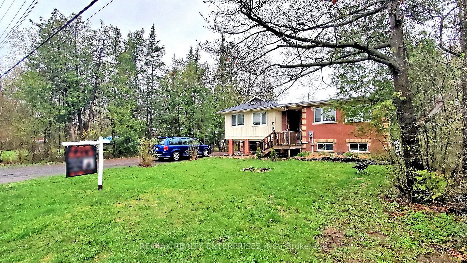 353 Front Street W