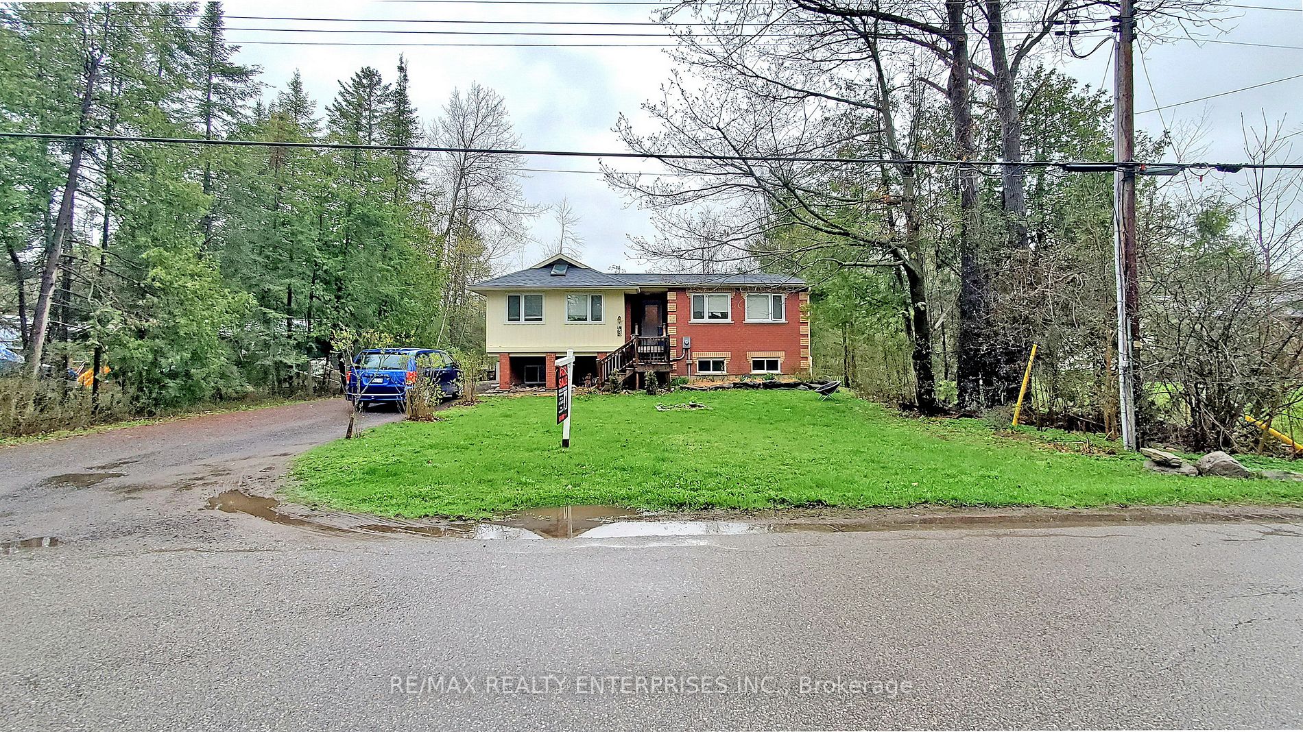 353 Front Street W