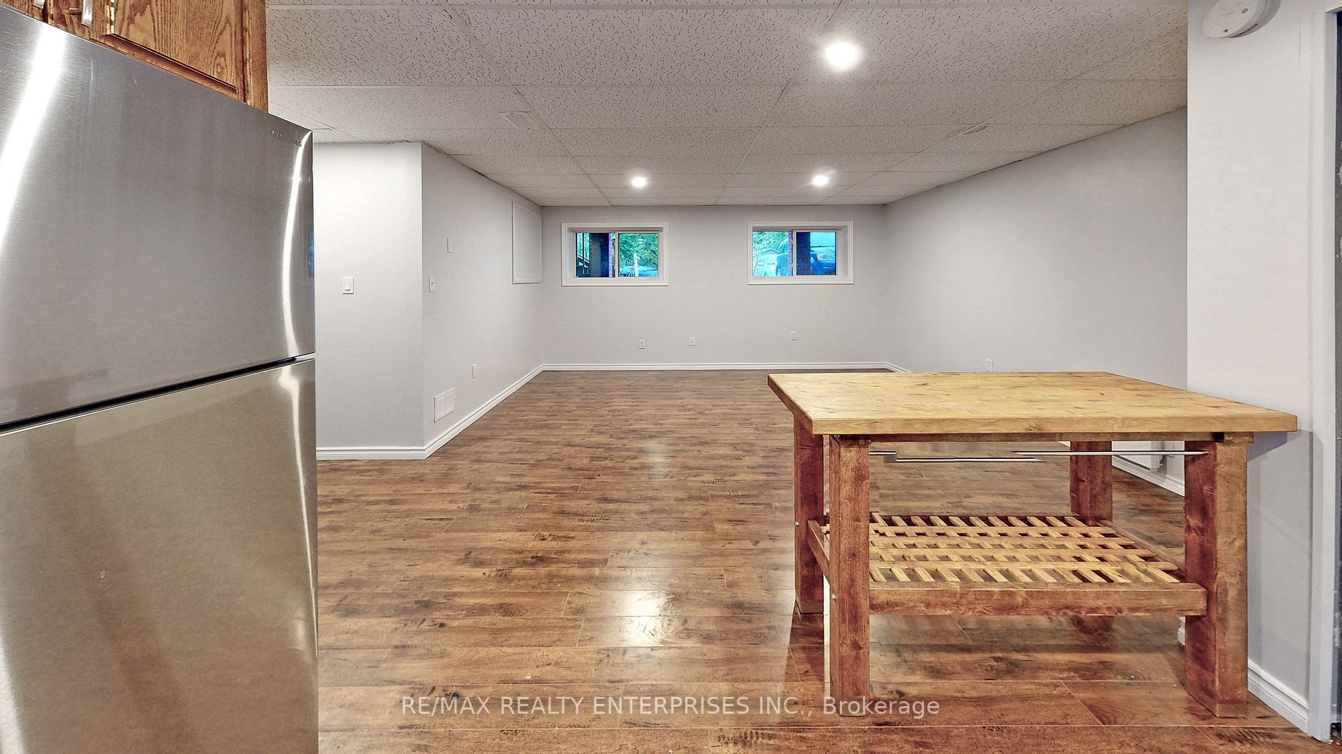 353 Front Street W