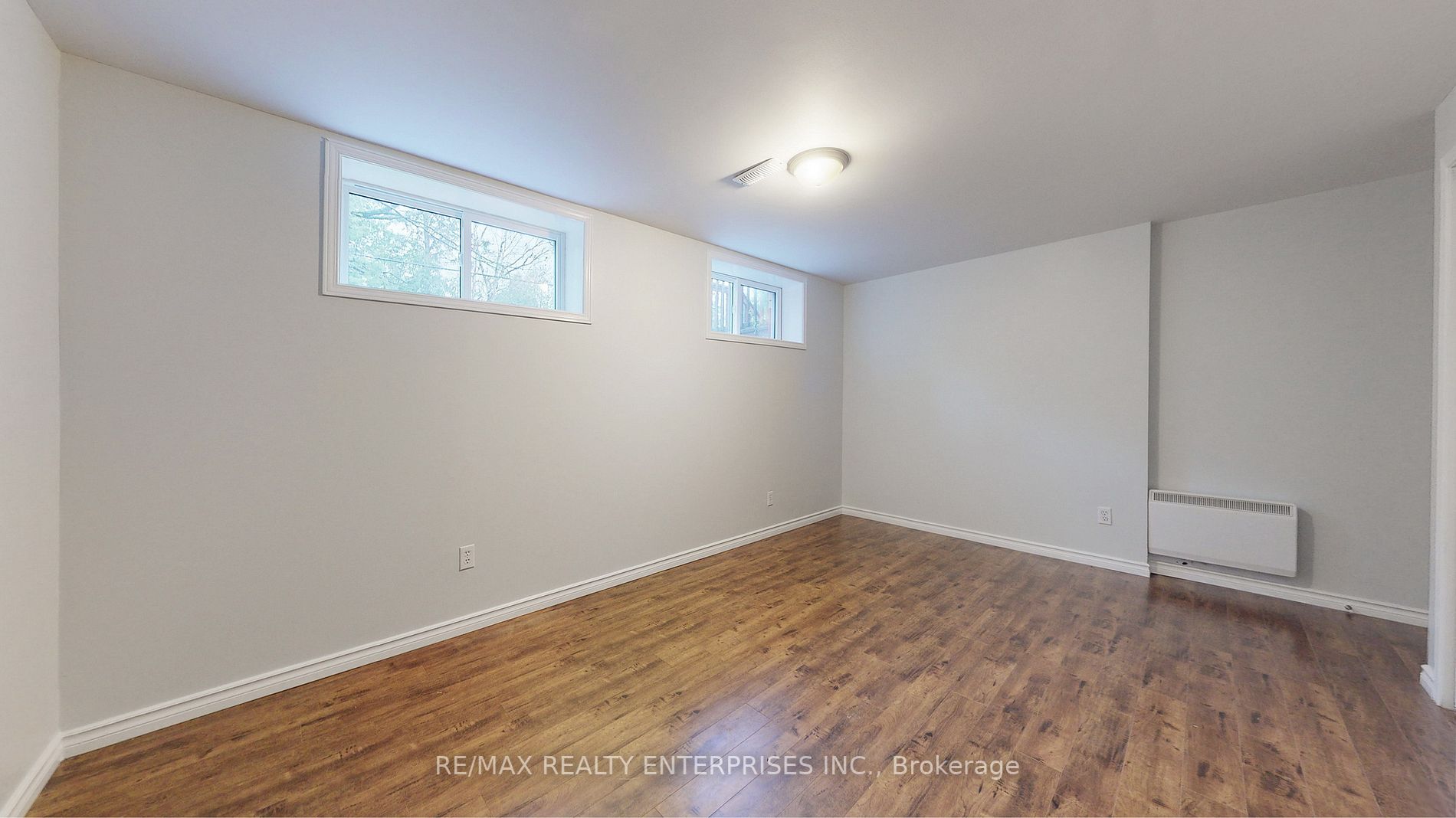 353 Front Street W