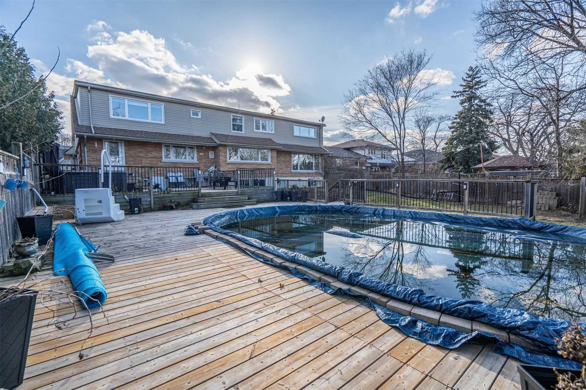10 Douglas Pl