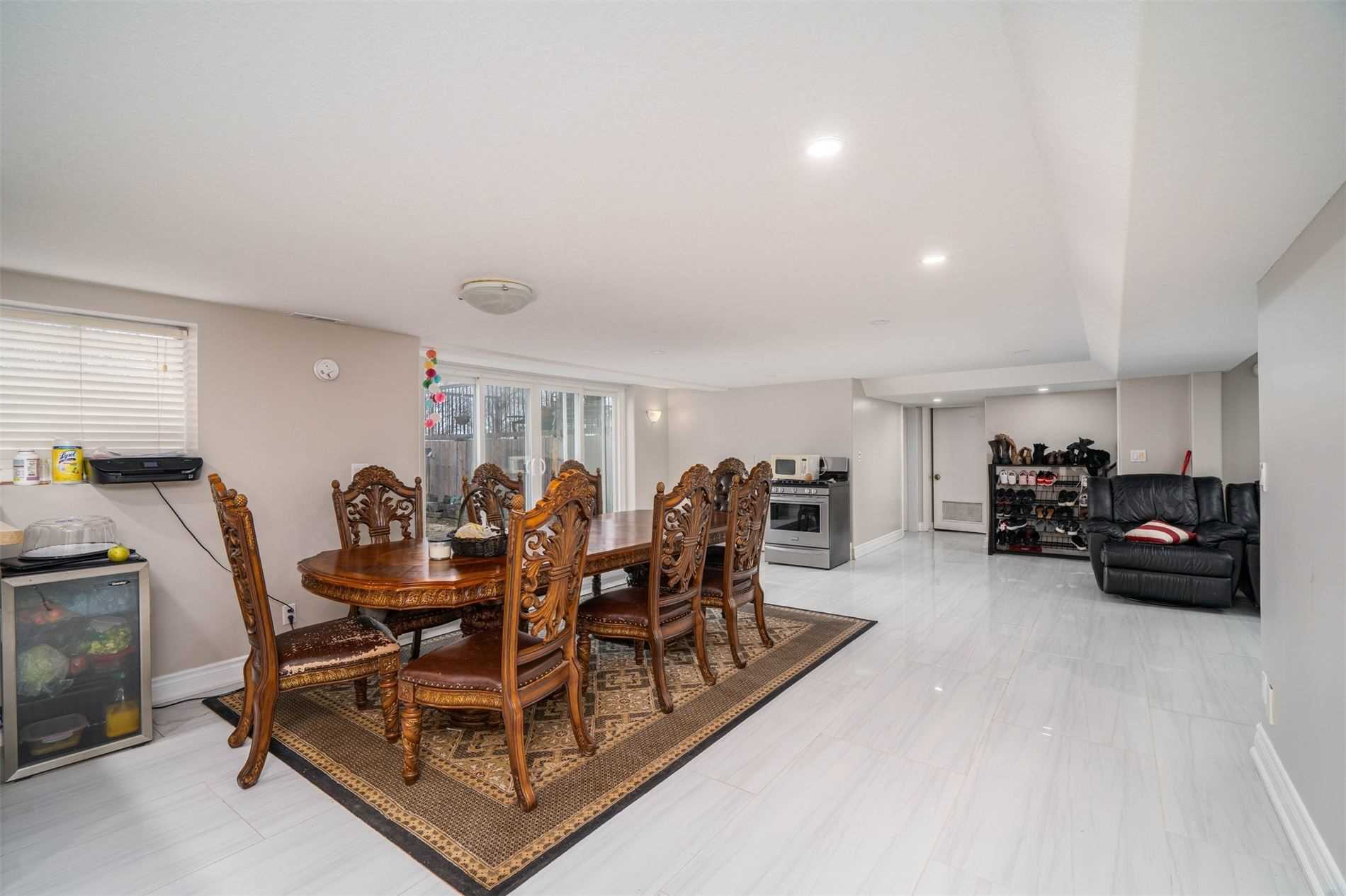 10 Douglas Pl