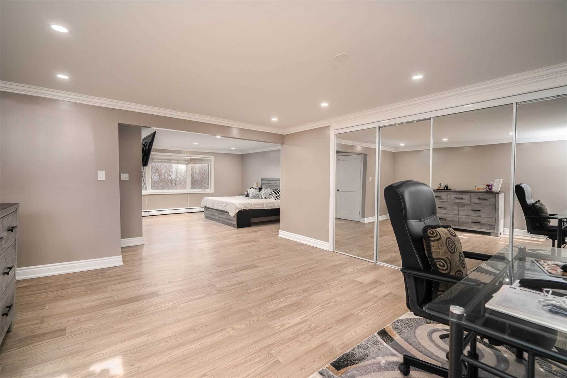 10 Douglas Pl