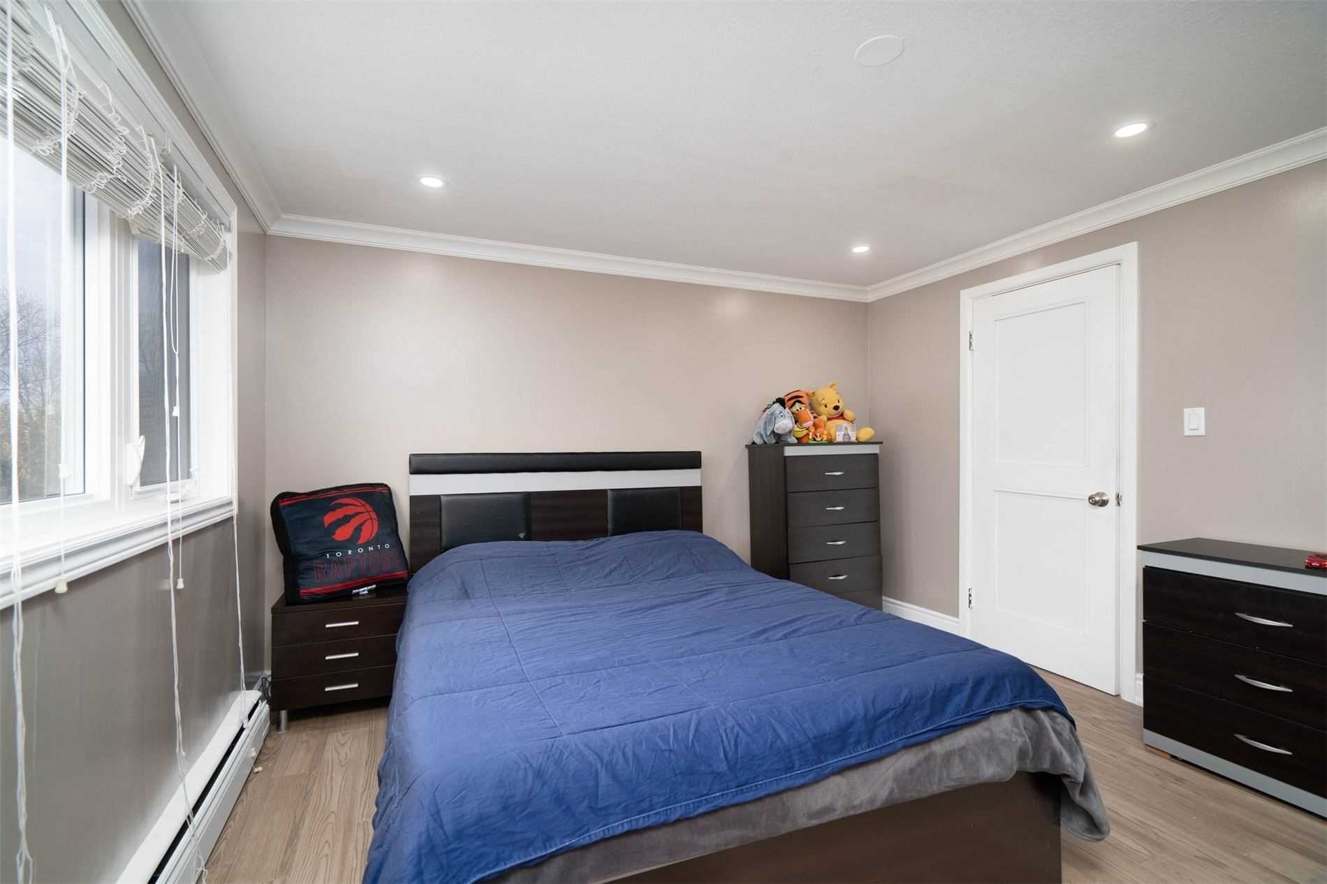 10 Douglas Pl