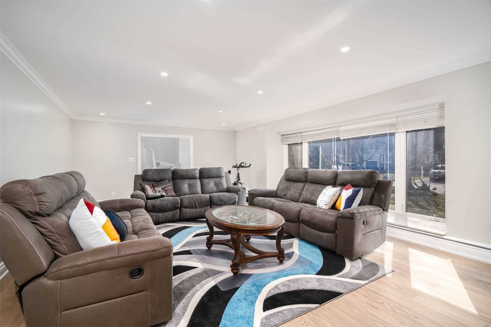 10 Douglas Pl
