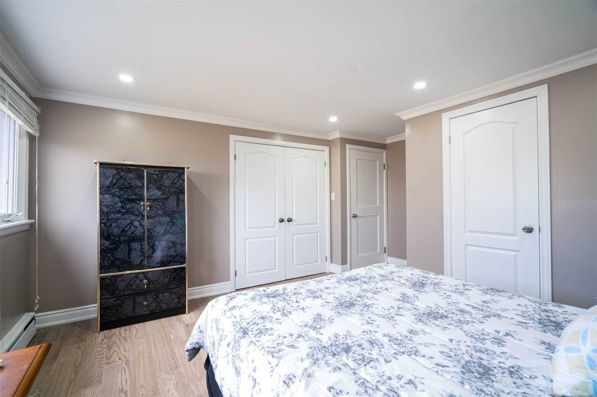 10 Douglas Pl