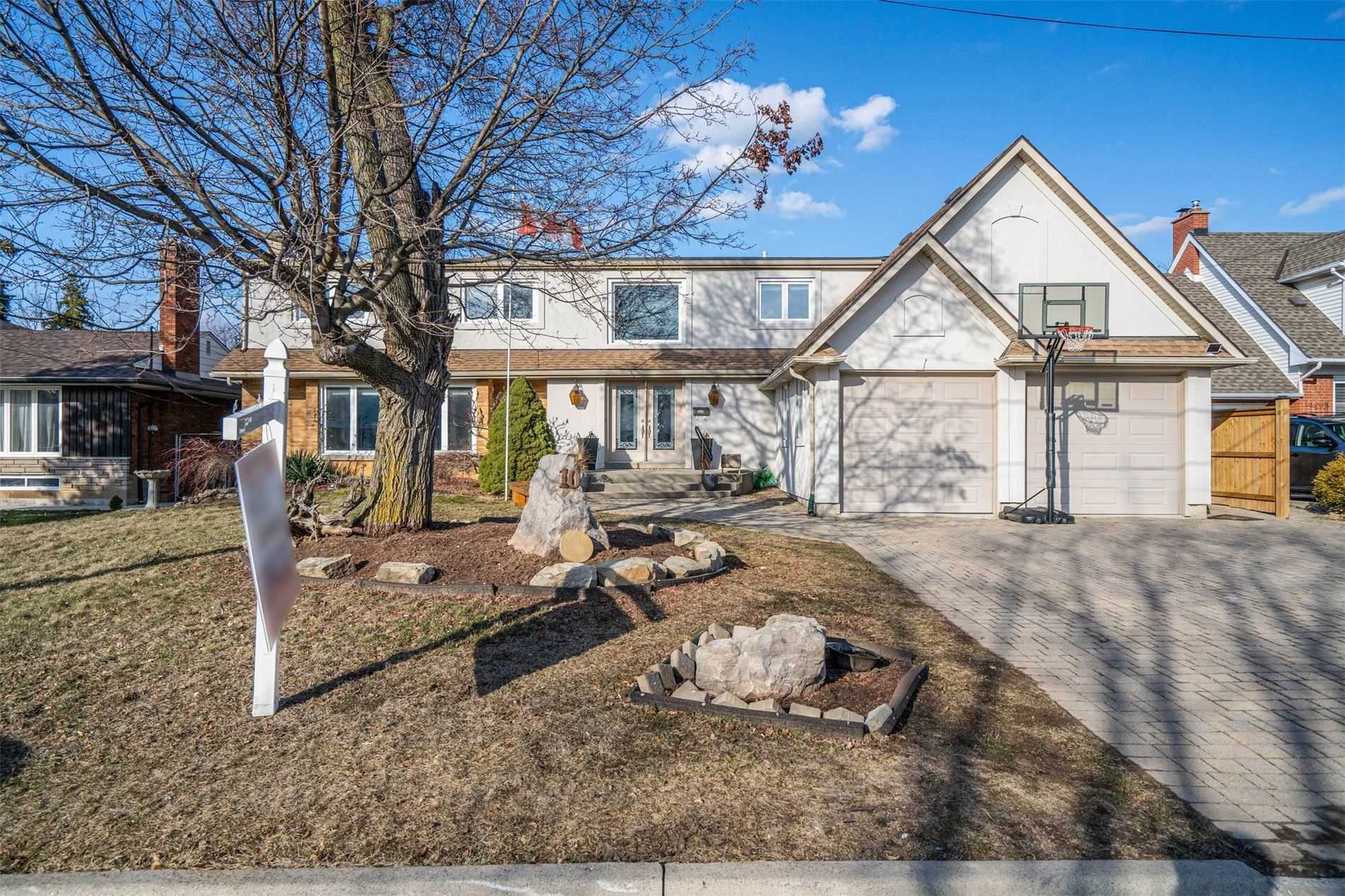 10 Douglas Pl