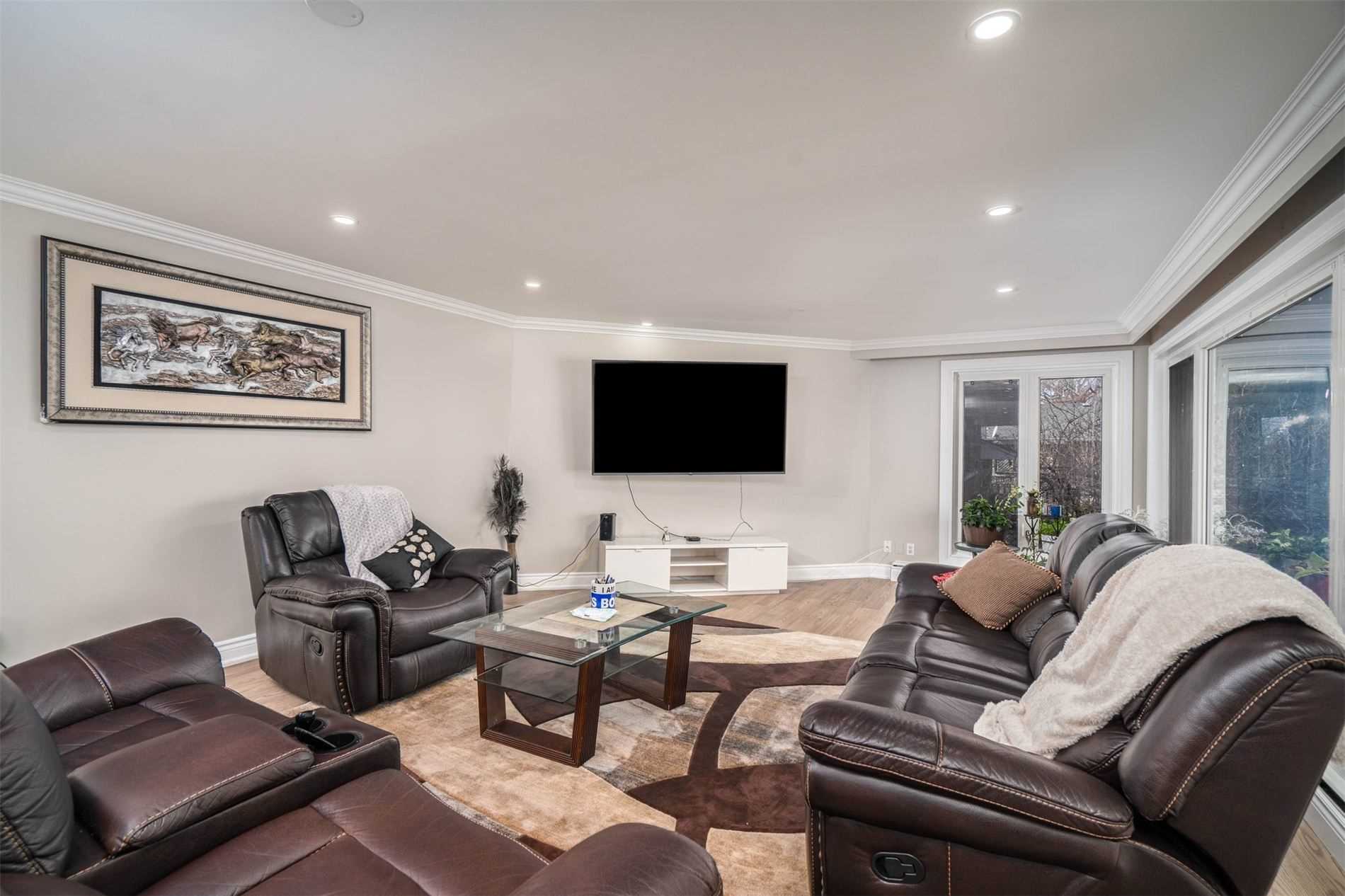 10 Douglas Pl