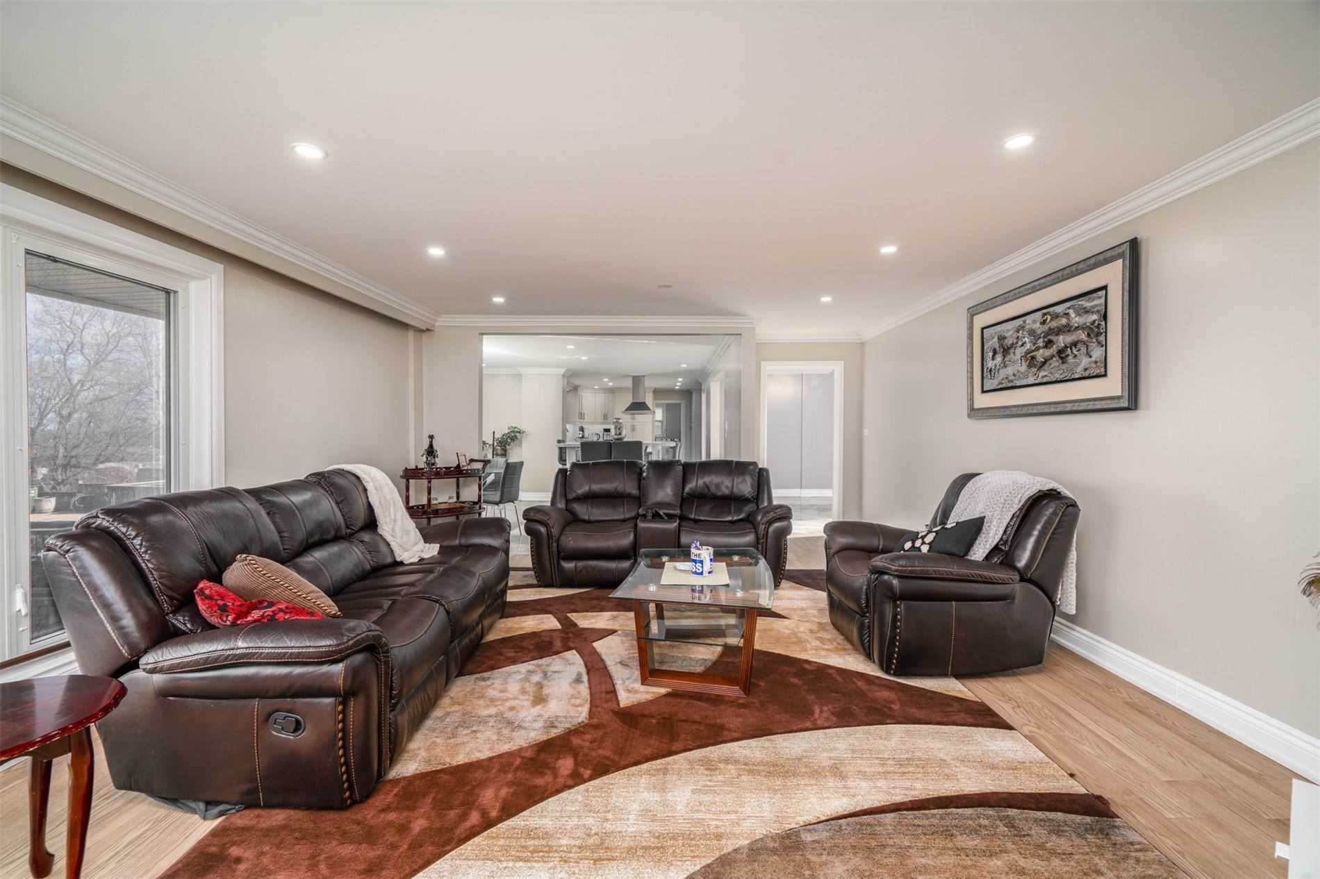 10 Douglas Pl