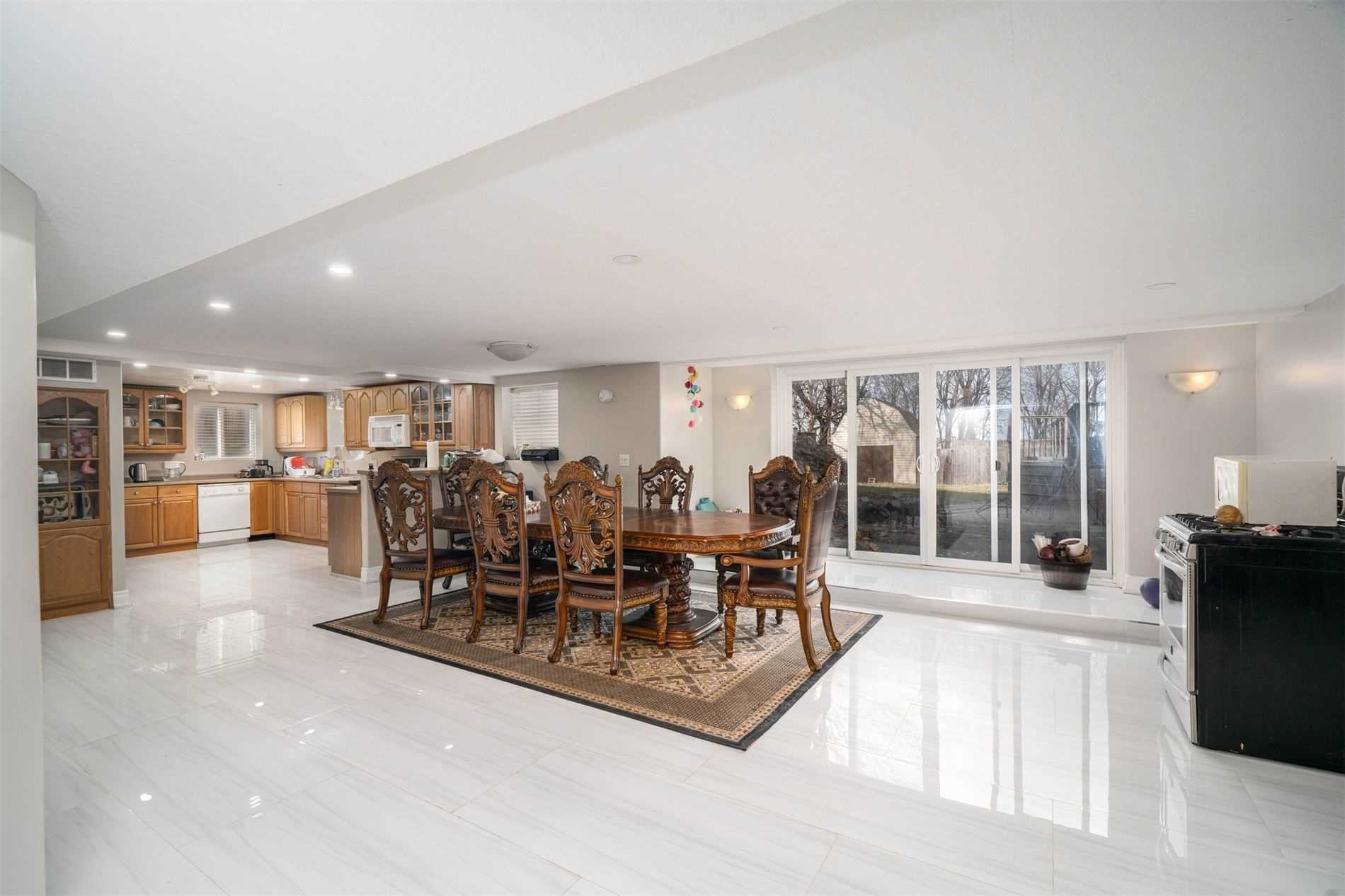 10 Douglas Pl