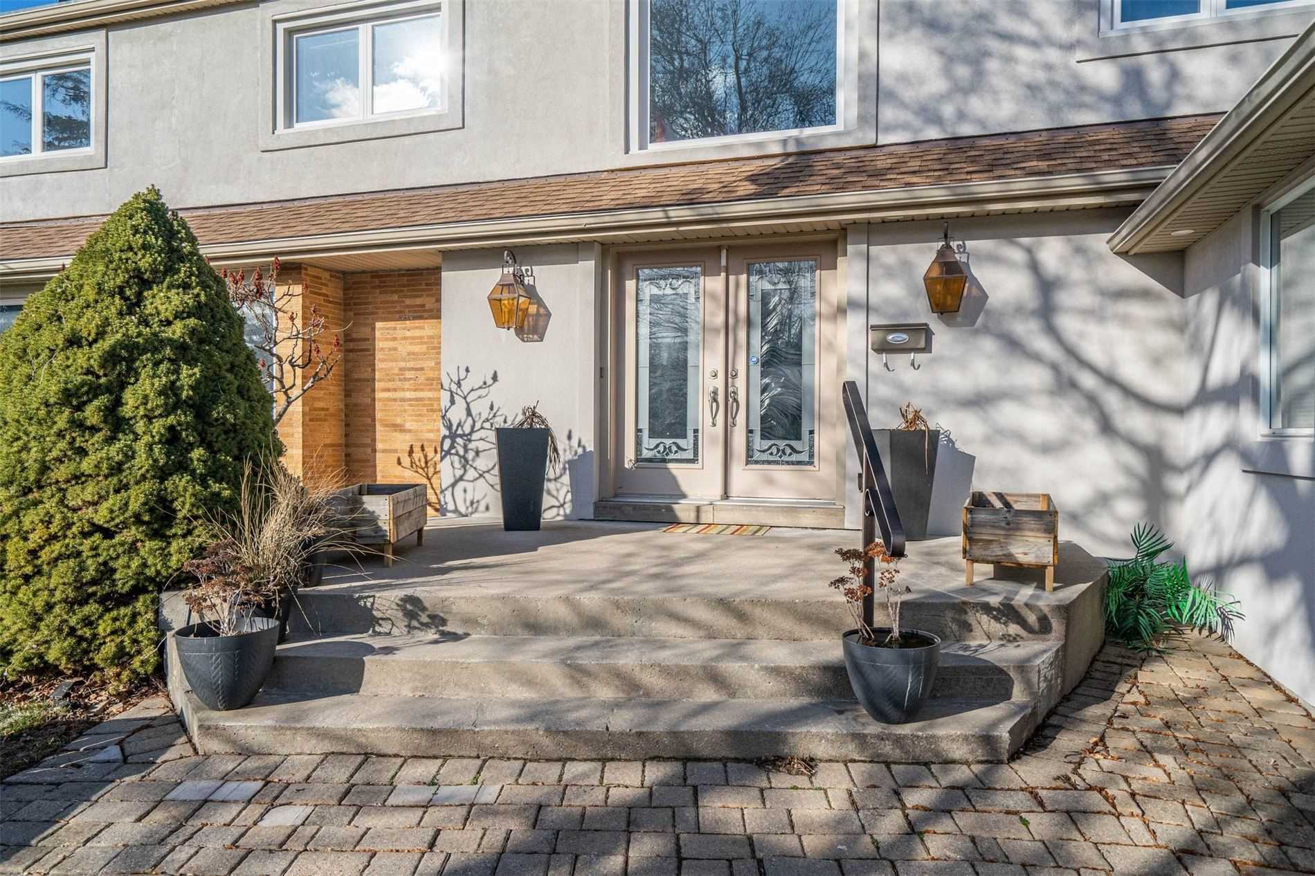 10 Douglas Pl