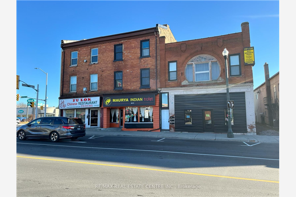 694 Dundas St S, Woodstock
